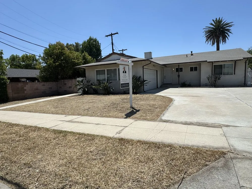 Custom yard cleanup service in Chatsworth, CA by Aguilar Lawncare