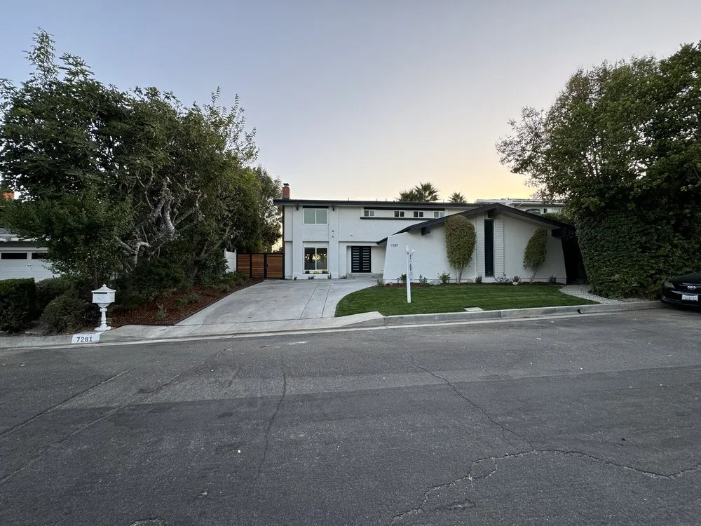 Top-rated residential landscaping with custom design in Chatsworth, CA by Aguilar Lawncare