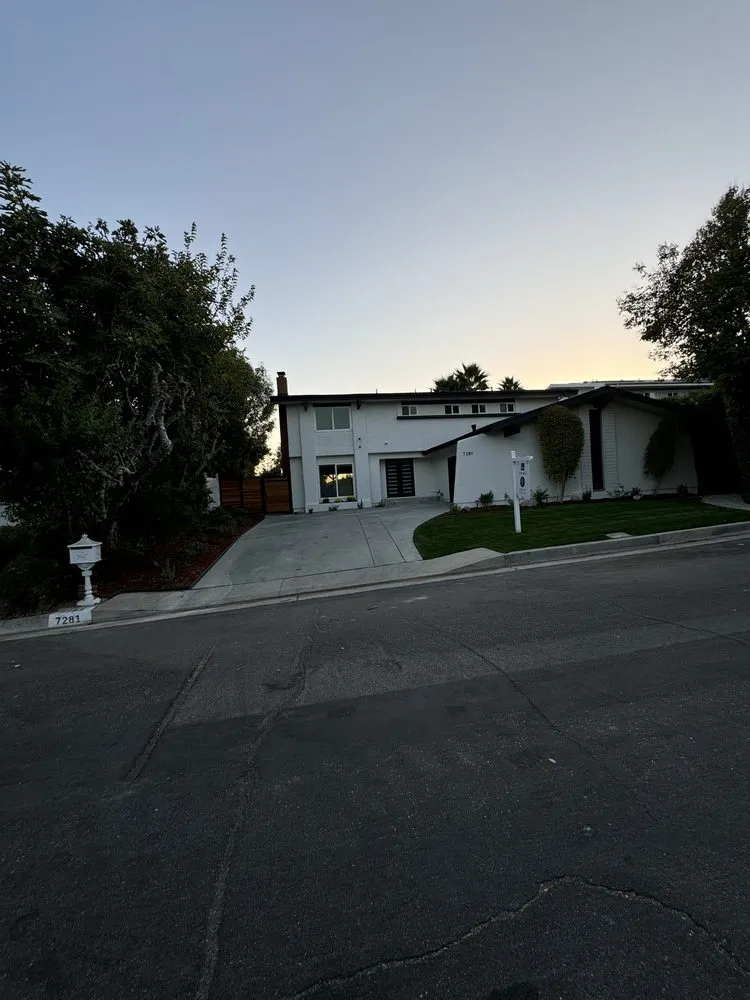 Professional garden landscaping with custom design in Chatsworth, CA by Aguilar Lawncare