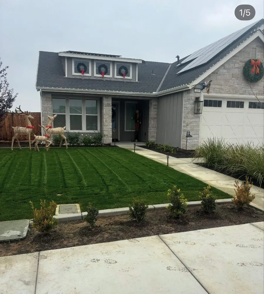 Trusted lawn mowing service in Bakersfield, CA by Aguirre’s Landscape Projects