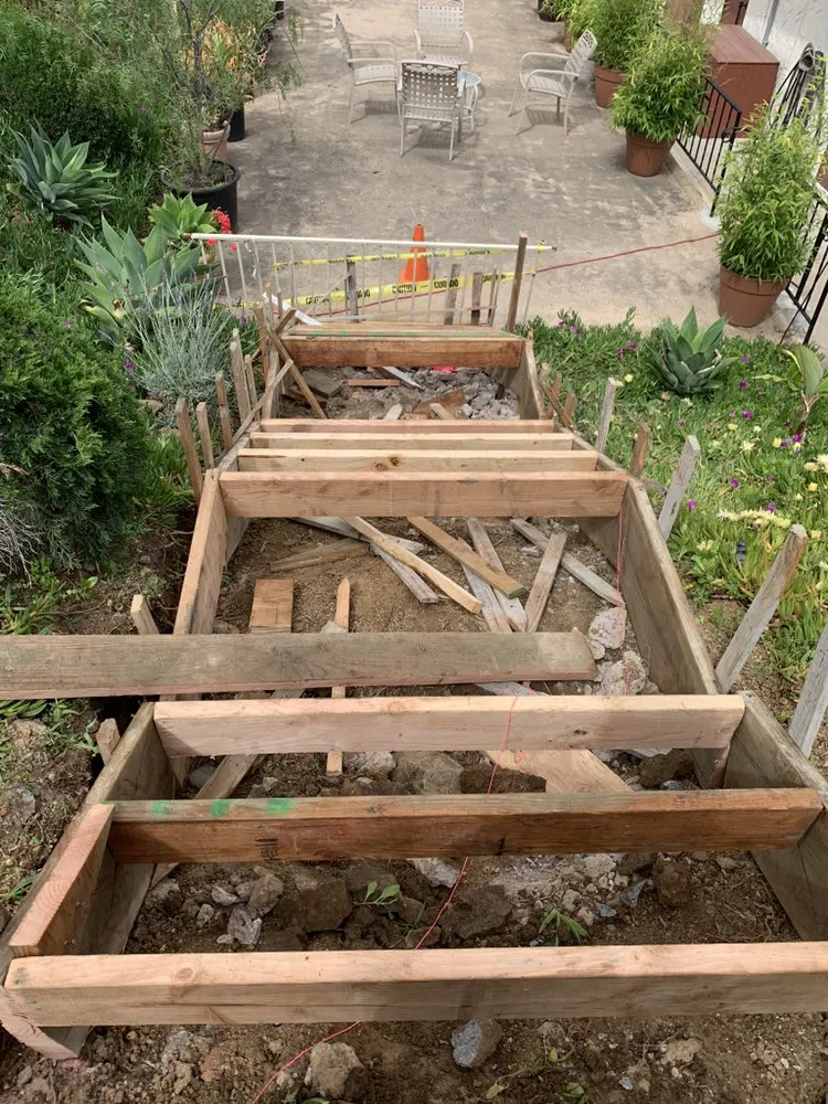 Trusted yard cleanup service in Vista, CA - Agustin Landscaping