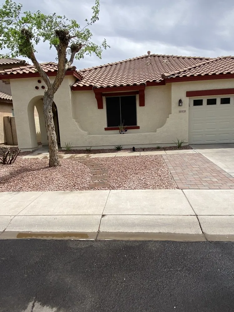 Reliable outdoor landscaping with custom design in Glendale, AZ by Agustín Flores