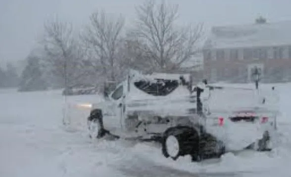 Affordable garden landscaping for year-round maintenance in Des Plaines, IL by AGW Property Services