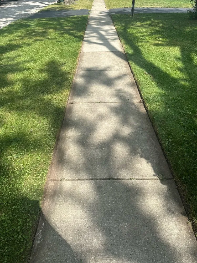 Top-rated lawn mowing service in Ingleside, IL - AH Landscaping