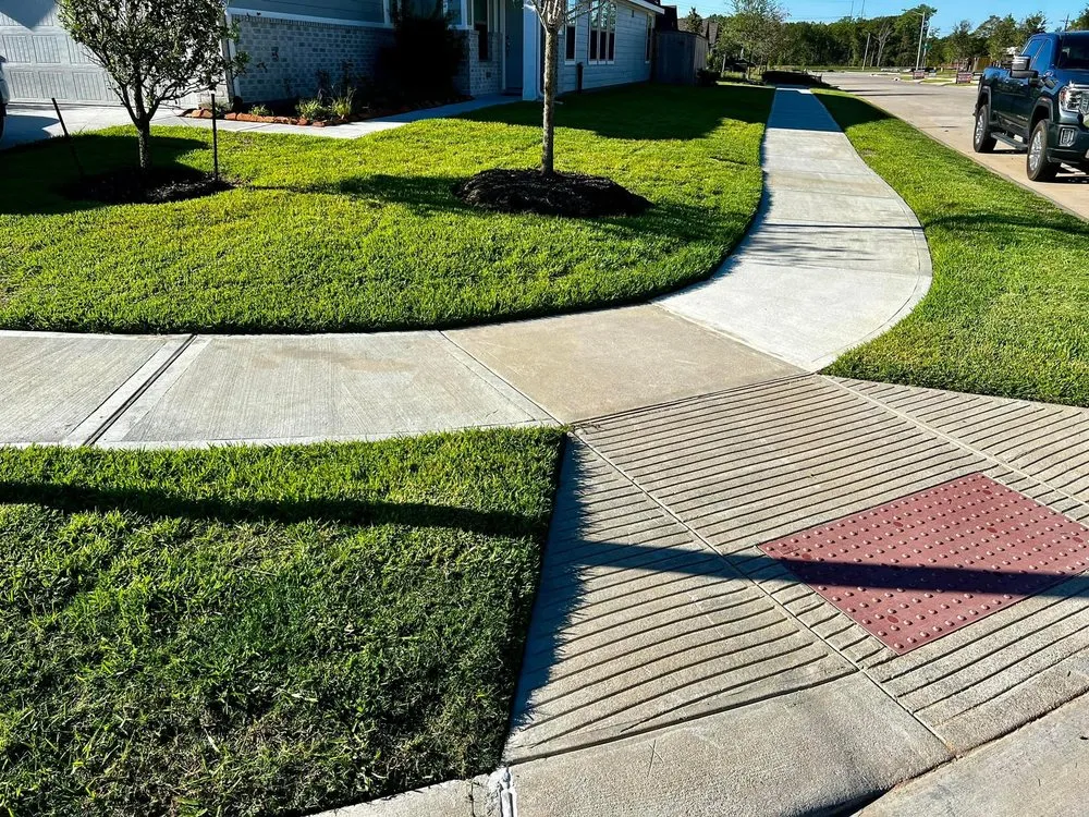 Affordable lawn care service in Cut and Shoot, TX - A&I Lawncare