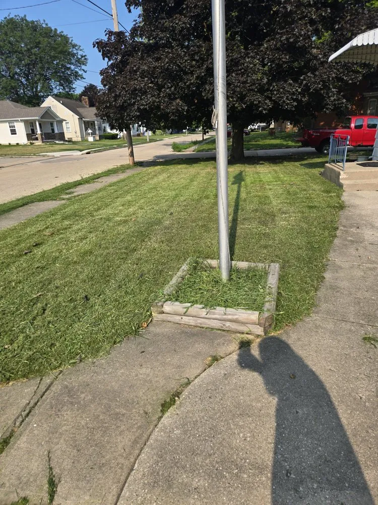 Custom garden landscaping near you in Peru, IL by Aidens lawn care