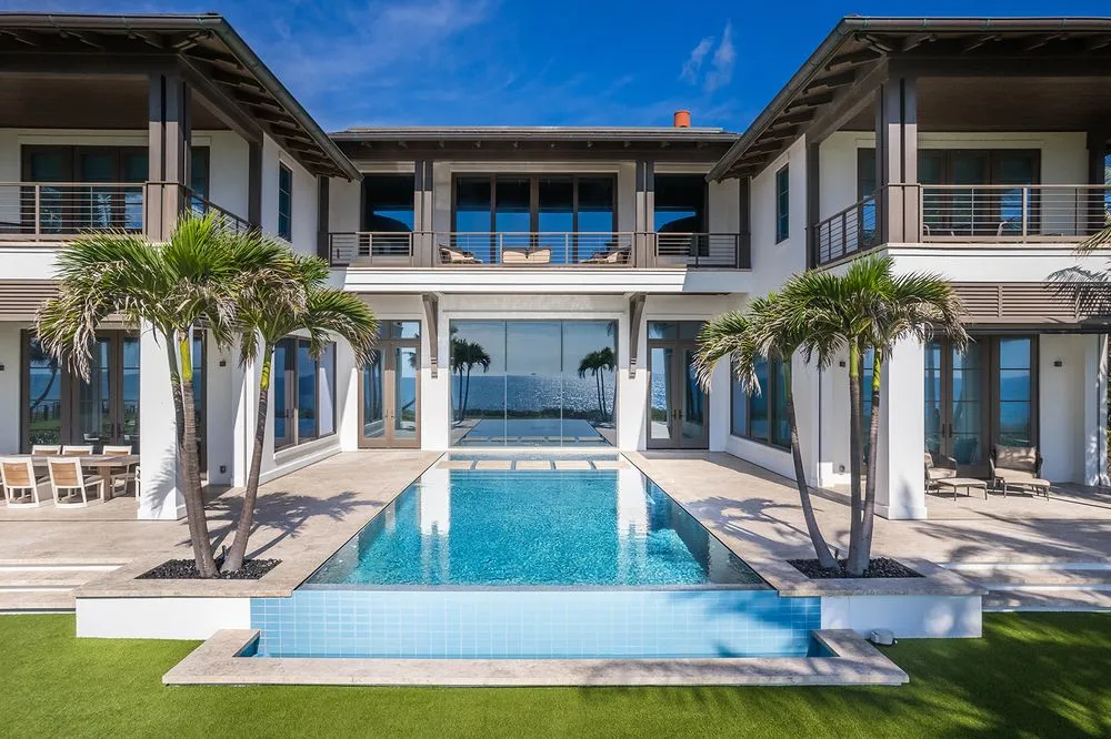 Professional yard cleanup service experts serving Vero Beach, FL - Aiello Landscaping