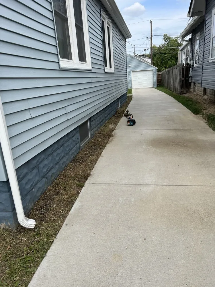 Trusted lawn mowing service in Lombard, IL by Aikman Lawn Service