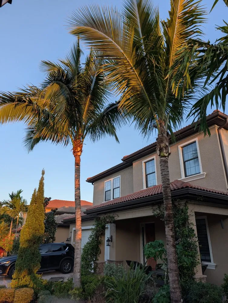 Professional lawn care service for beautiful yards across Naples, FL - Aim To Please Landscapes