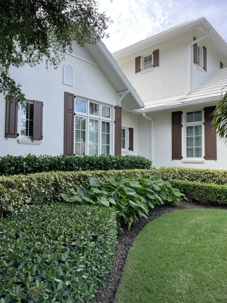 Top-rated lawn care service with custom design in Naples, FL by Aim's Lawn Care