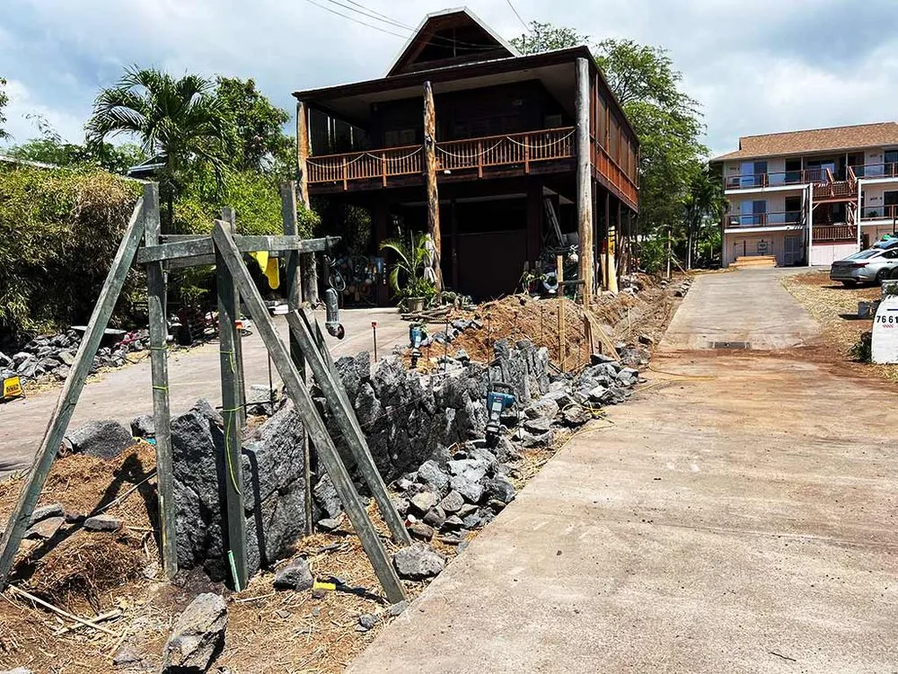 Expert yard maintenance experts serving Kailua-Kona, HI - Aina Landscaping