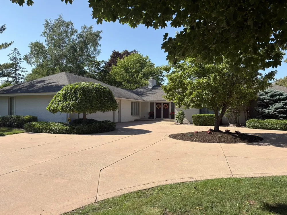 Reliable yard maintenance in Flint, MI - Ainslie Landscaping