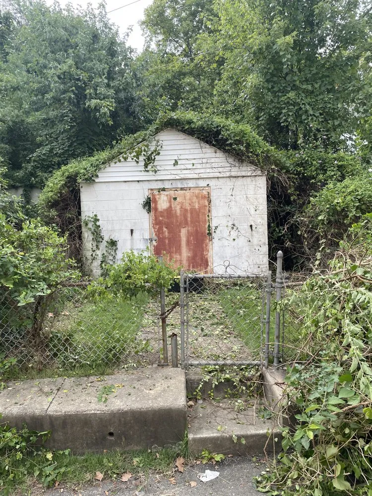 Expert lawn care service in Darby, PA - AJ And Friends Quality Service