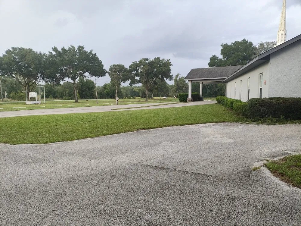 Top-rated lawn mowing service for beautiful yards across Crystal River, FL - A&J family services