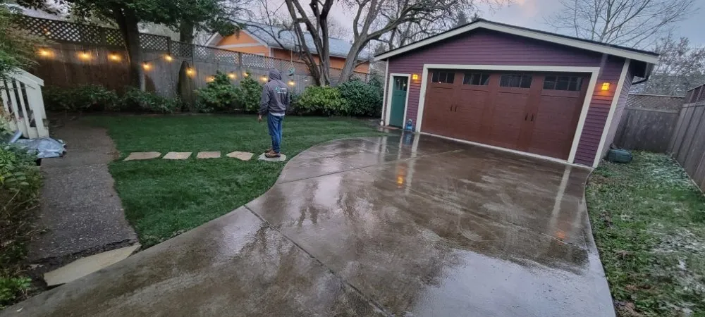 Top-rated residential landscaping experts serving Burien, WA - A&J General Service