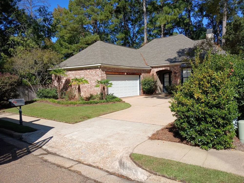 Custom outdoor landscaping experts serving Jackson, MS - A&J Lawn care Service