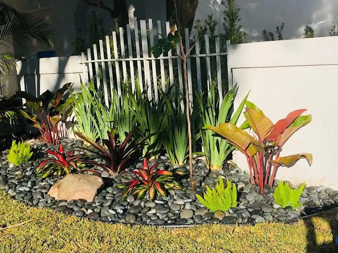 Professional garden landscaping experts serving Davie, FL - AJ Lawn Masters Landscaping