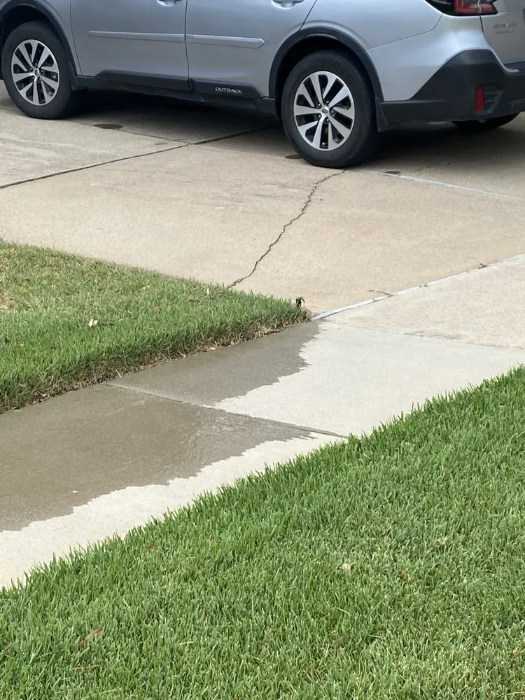 Expert lawn care service in Pearland, TX by AJ Unlimited