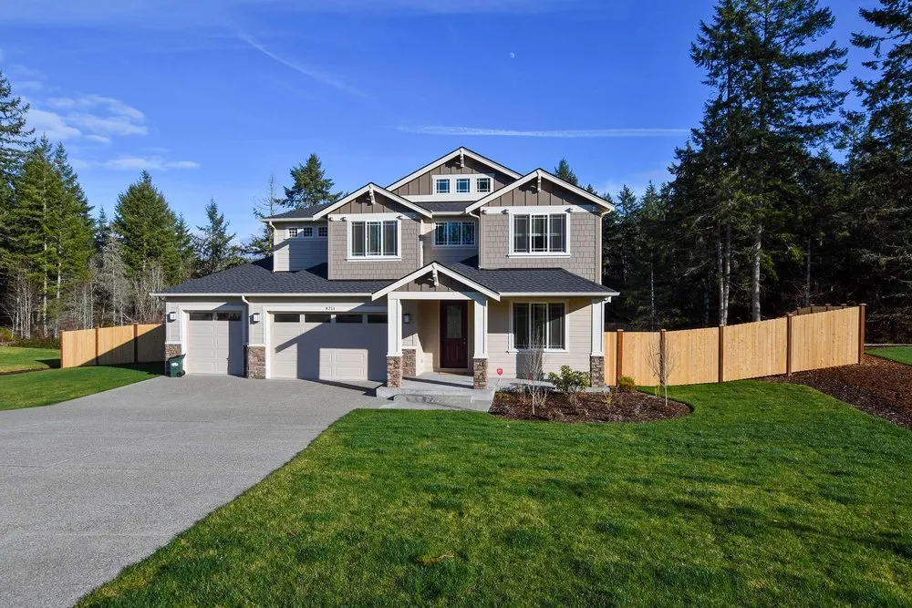 Top-rated yard cleanup service in Olympia, WA by AJB Landscaping & Fence