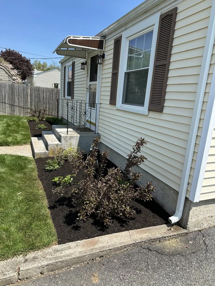 Professional garden landscaping experts serving Woonsocket, RI - AJR Landscaping