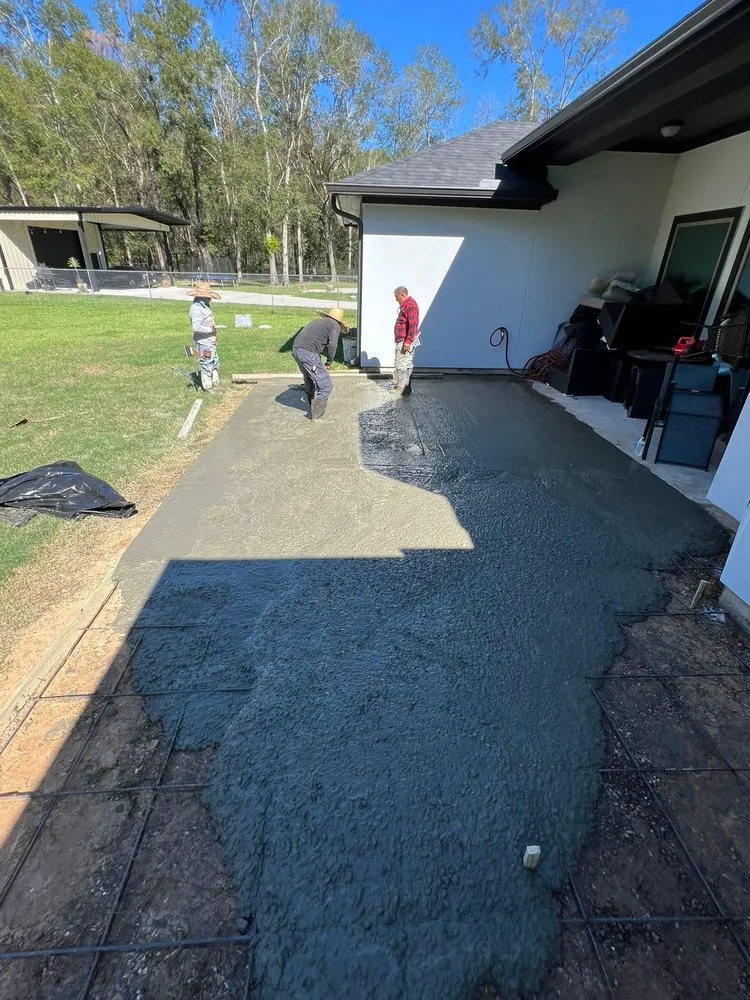 Professional garden landscaping for year-round maintenance across Humble, TX - Ak flores landscaping services