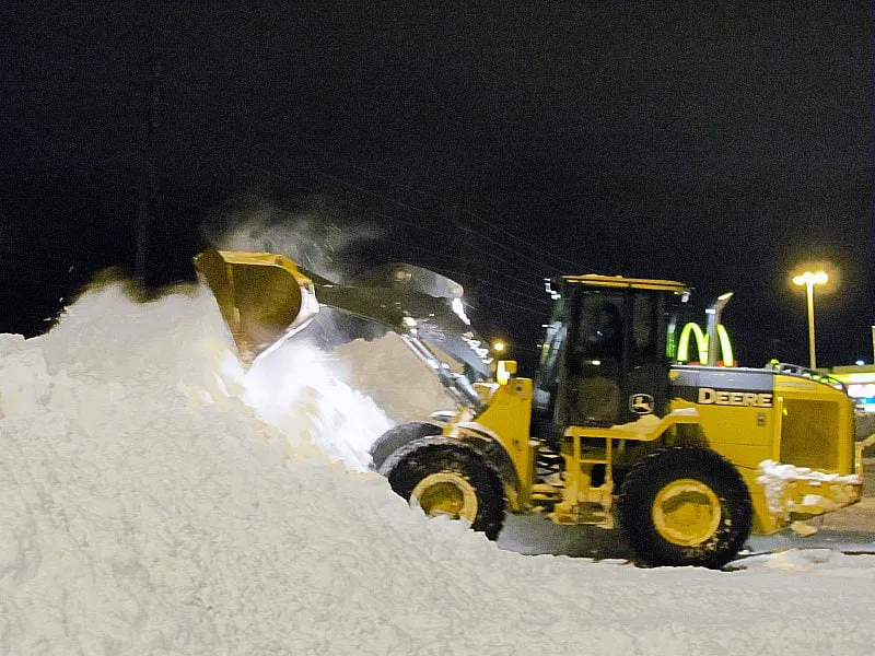 Reliable lawn care service experts serving Milan, MI - AK Lawn Care