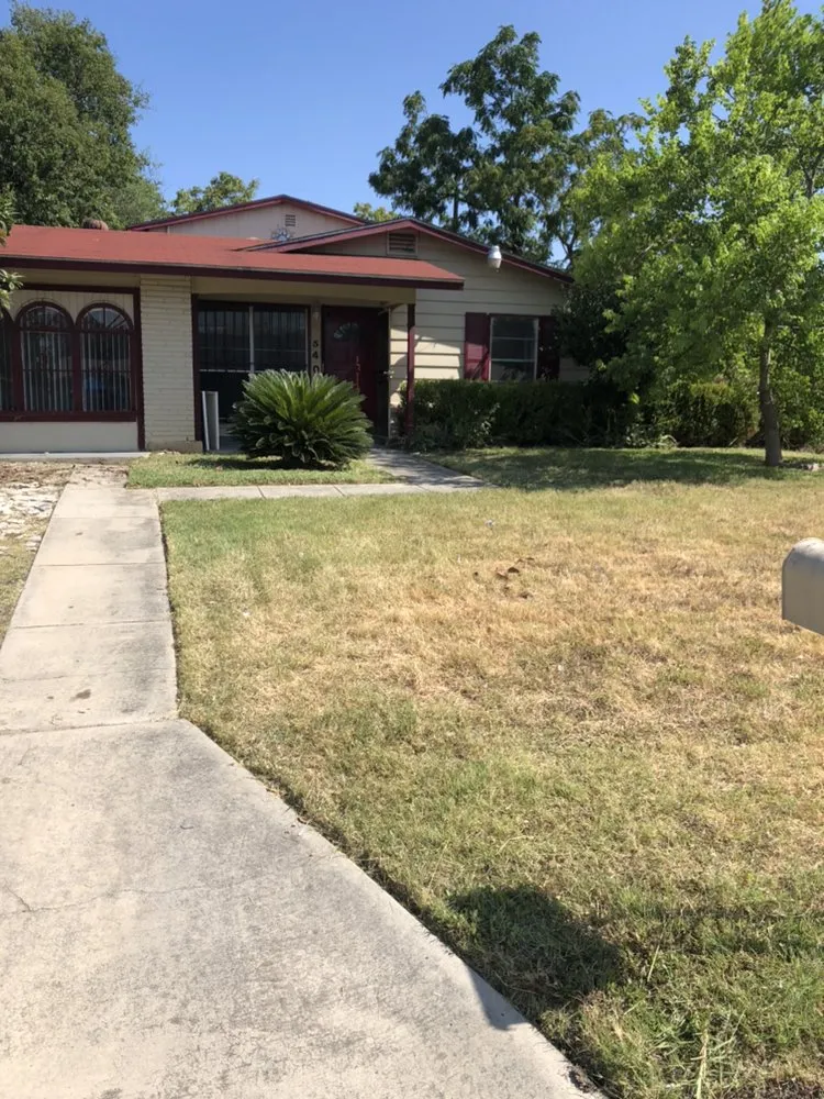 Top-rated yard cleanup service for outdoor upgrades in Schertz, TX by AK&H First Response Lawn Care and More