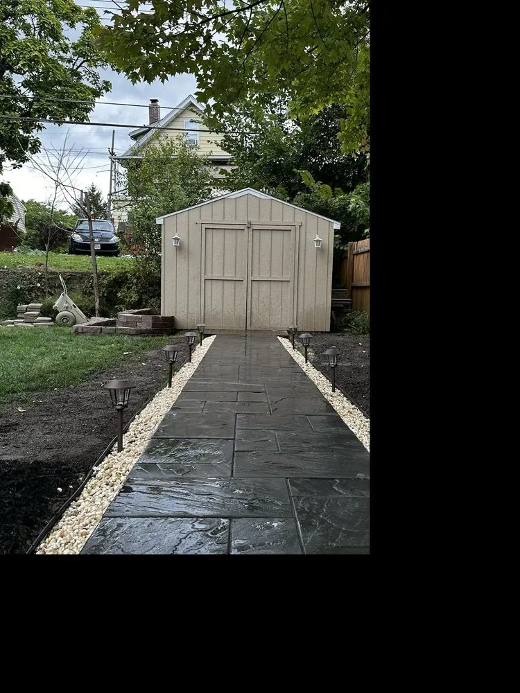 Custom garden landscaping in Cuyahoga Falls, OH by Akiki Lawn Care