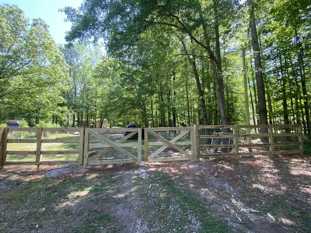 Custom yard maintenance in Molena, GA - Akins Fencing & Landscaping