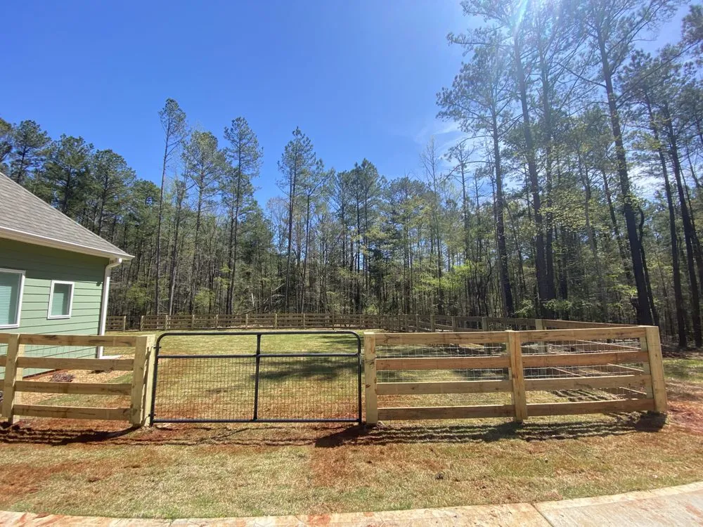 Top-rated yard maintenance in Molena, GA by Akins Fencing & Landscaping