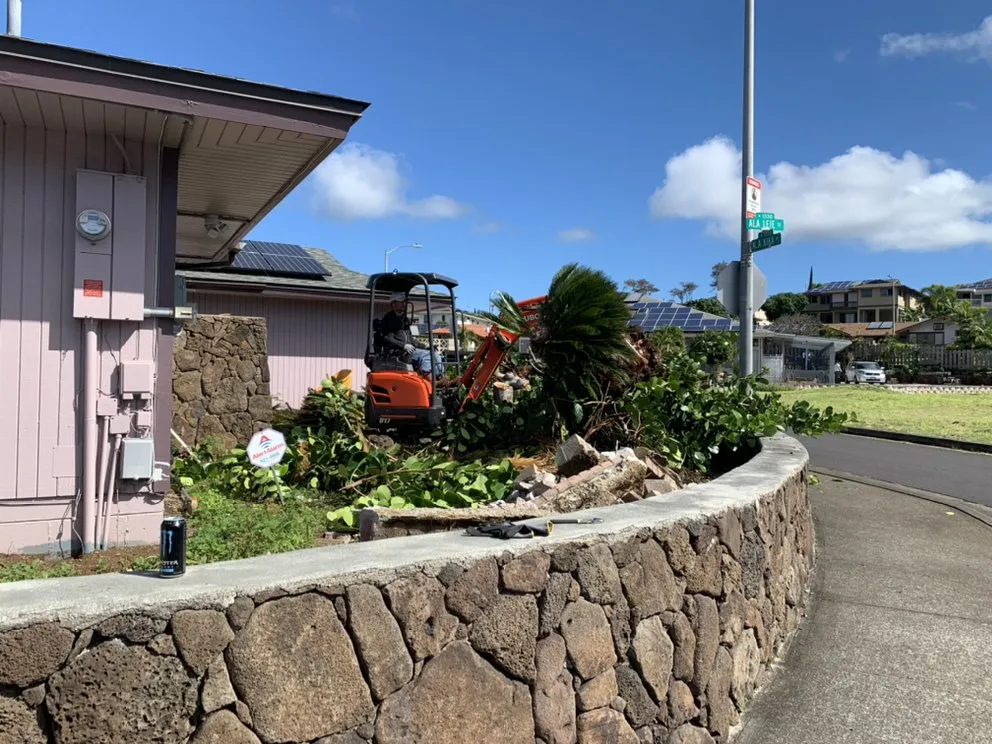 Local lawn mowing service in Pearl City, HI by AKJ Services