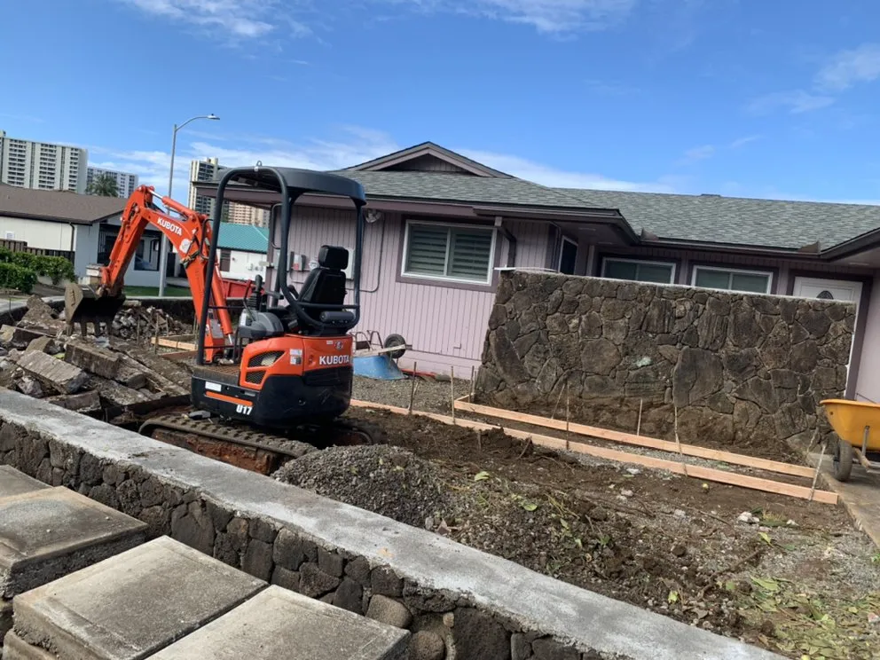 Local yard cleanup service for beautiful yards in Pearl City, HI by AKJ Services