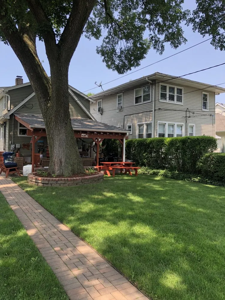 Professional landscaping services in Evanston, IL by Al Gomez Landscaping