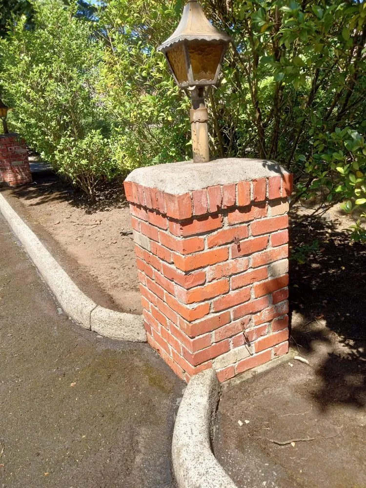 Custom garden landscaping for homes in Kalama, WA by A&L Landscaping