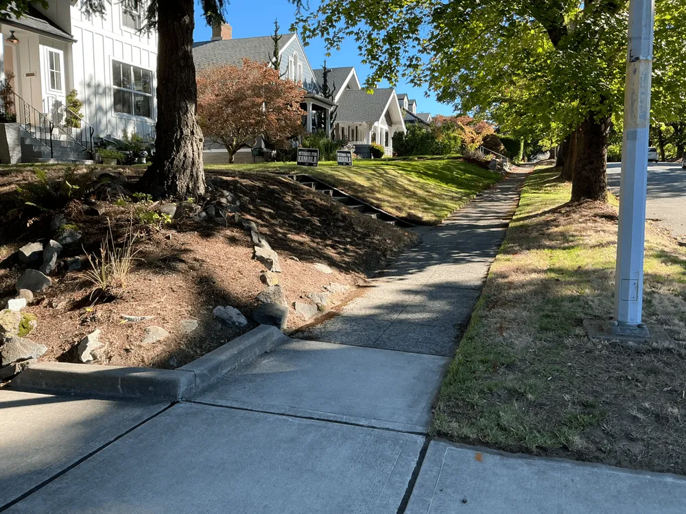 Reliable yard maintenance experts serving Puyallup, WA - AL Landscaping