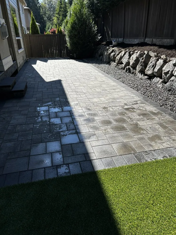 Custom garden landscaping experts serving Tacoma, WA - A&L Lanscape & Pavers