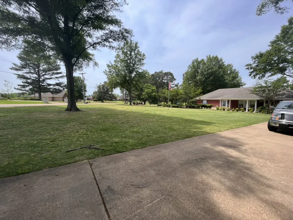 Professional landscaping services in Coldwater, MS by AL LawnCare