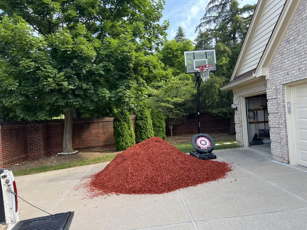 Professional yard maintenance in Sterling Heights, MI - Al Mati