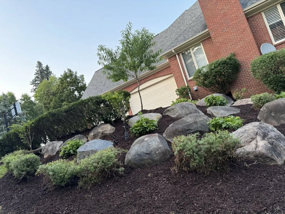 Top-rated garden landscaping in Sterling Heights, MI by Al Mati