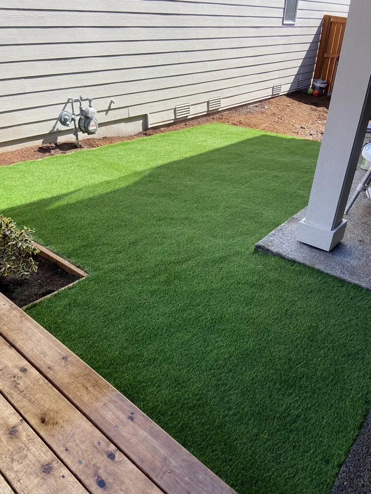 Reliable yard maintenance near you in Gresham, OR by Al Vazquez Landscape Maintenance