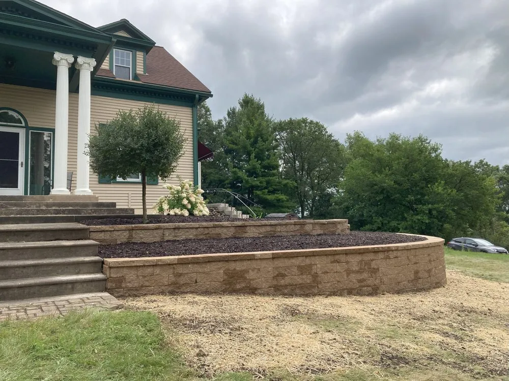 Expert yard cleanup service in BYRON, WI - Ala Landscaping