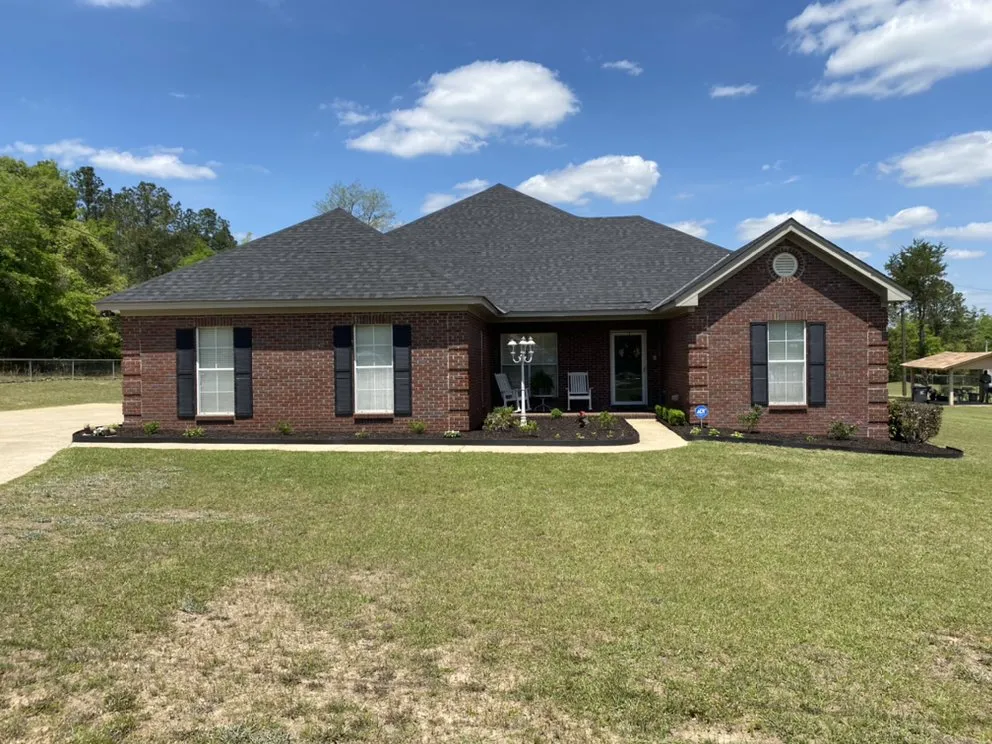 Affordable residential landscaping experts serving Deatsville, AL - Alabama Exterior Restoration