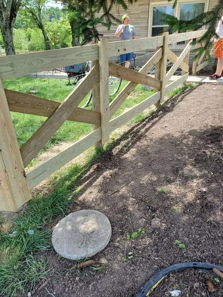 Trusted yard cleanup service experts serving Alexander City, AL - Alabama Fence And Landscape Contractors