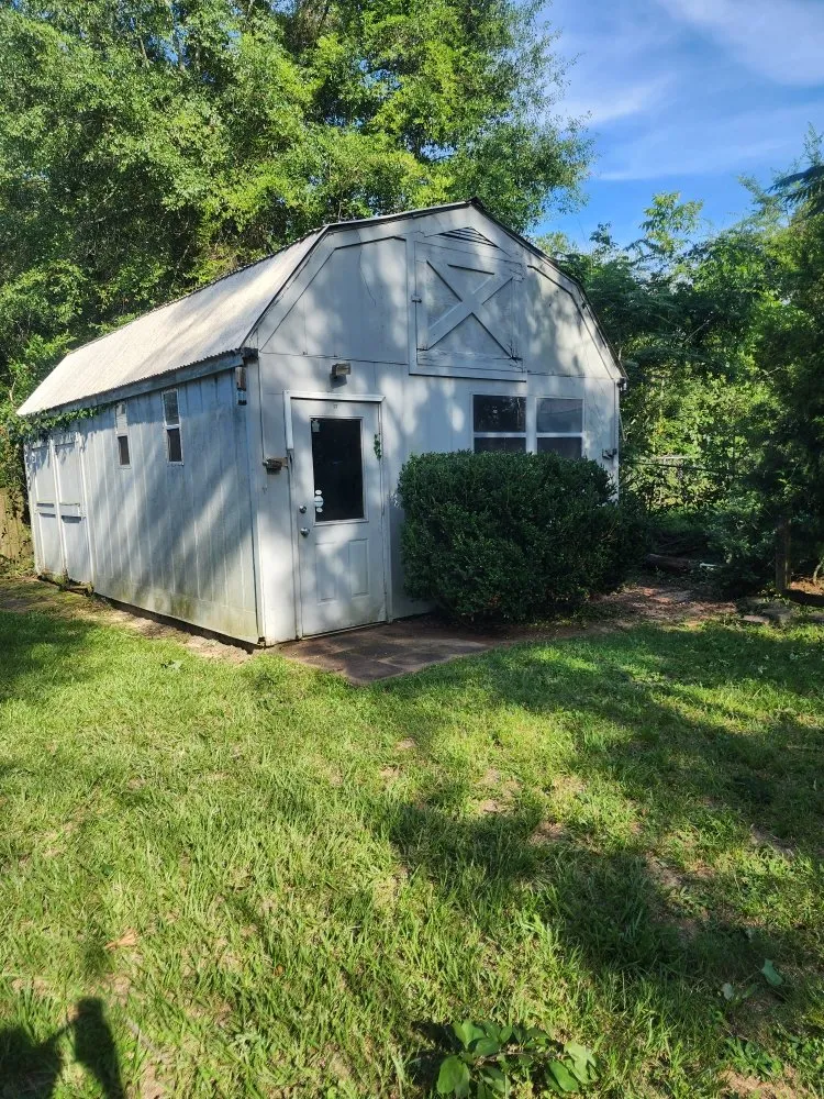 Top-rated yard cleanup service in Enterprise, AL by Alabama Lawn Medic