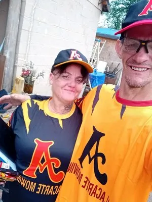 AlaCarte Mowing & More Logo