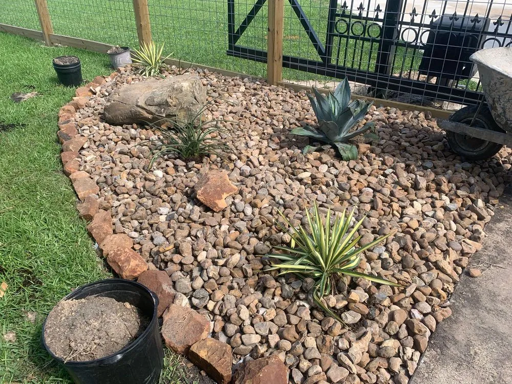 Affordable residential landscaping in New Caney, TX - AL&AL Lawn Service
