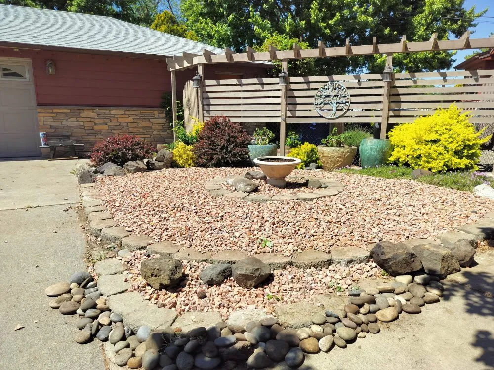 Affordable landscape installation with custom design in Pasco, WA by Alameer Landscpaing