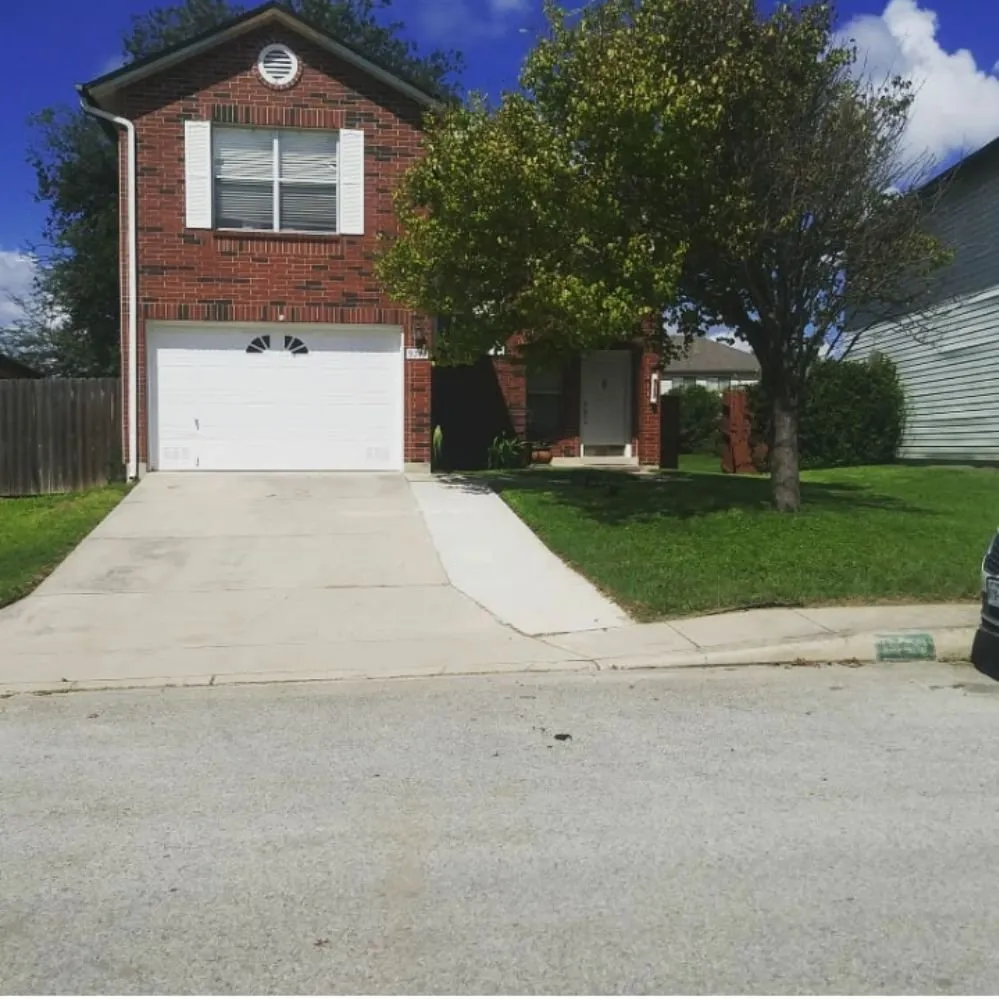 Affordable lawn care service for homes across Austin, TX - Alamo Grove Services