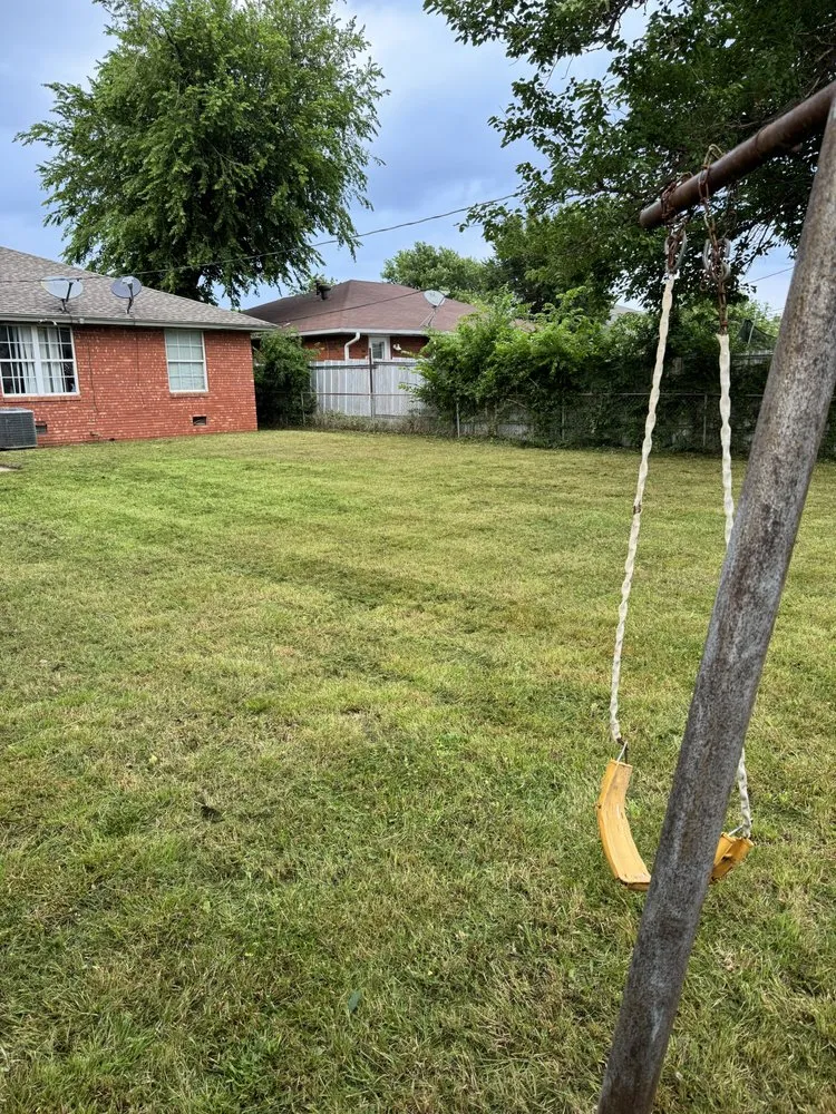 Professional yard maintenance experts serving Oklahoma City, OK - Alamo Lawn Care