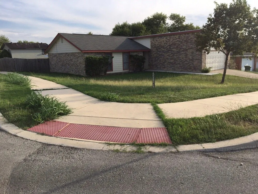 Professional outdoor landscaping experts serving San Antonio, TX - Alamo Mowing